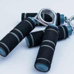 Hand grip utilisé pour renforcer la force de préhension