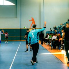 Match de handball avec chronomètre et jeu rapide