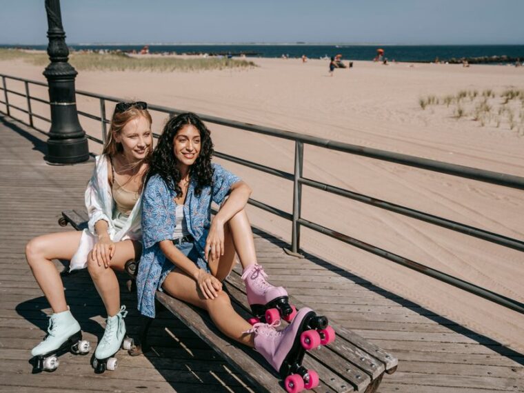 Patins à roulettes pour reprendre le roller avec protections